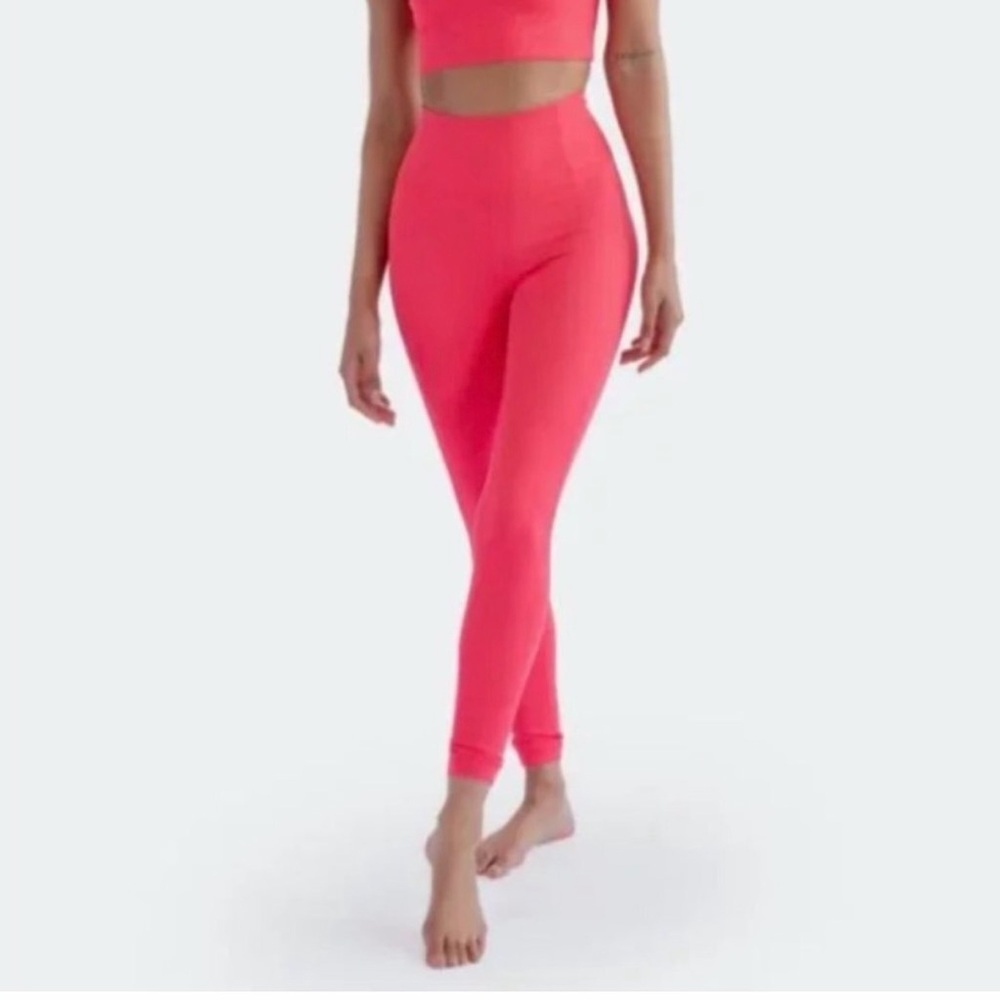 Girlfriend Collective Bright Pink compressive High-Rise Leggings in geranium